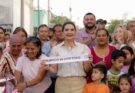 Después de 50 años, Mónica Villarreal entrega pavimentación en Laguna de la Puerta
